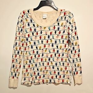 Hannah Anderson twinkling Christmas tree lights long sleeve thermal top Medium